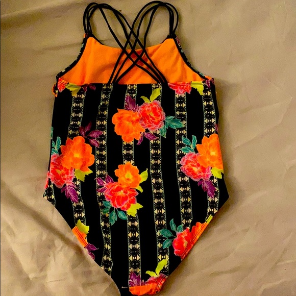Racer back one piece bathing suit - Picture 4 of 4